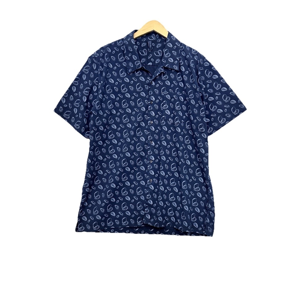 04651/A Trip In A Bag Button Down Shirt Size XL Clam Print Navy Short Slv Preppy